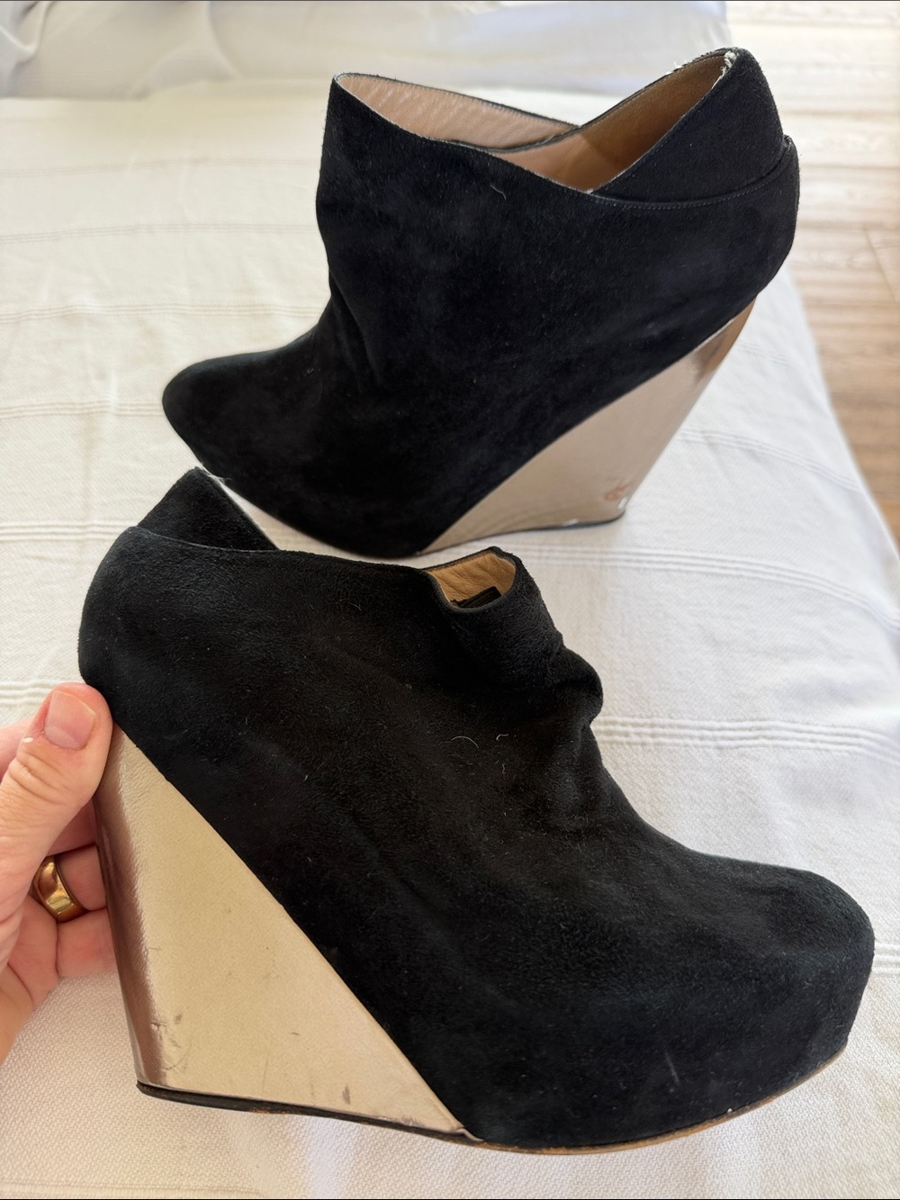 REVOLVE Pura Lopez Black Suede Silver Metallic Wedge shoes Great  comfy Sexy ❤️🔥